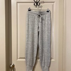 NWOT Gap gray lounge pants, size small